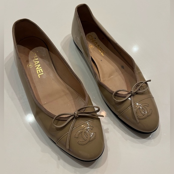CHANEL Shoes - Chanel Patent Leather Ballet Flats
